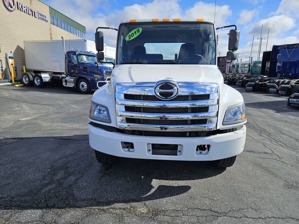 Slide images of 2019 HINO 338