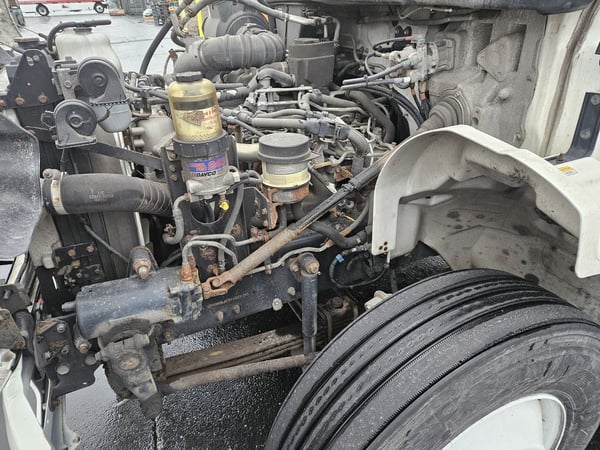 Slide images of 2019 HINO 338