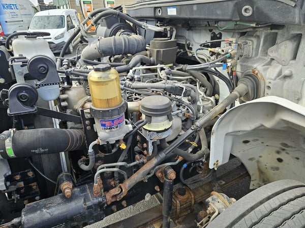 Slide images of 2020 HINO 268