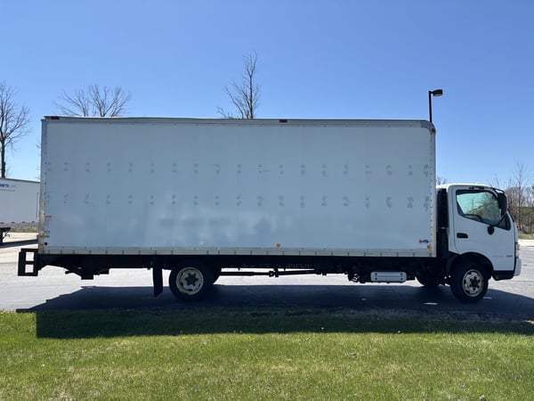 Slide images of 2018 HINO 195