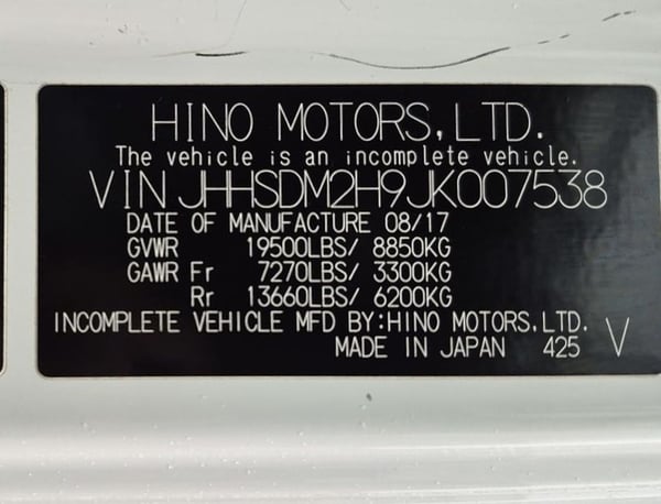 Slide images of 2018 HINO 195