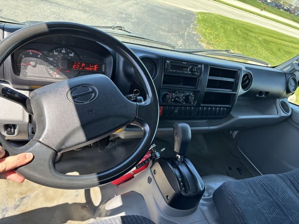 Slide images of 2018 HINO 195