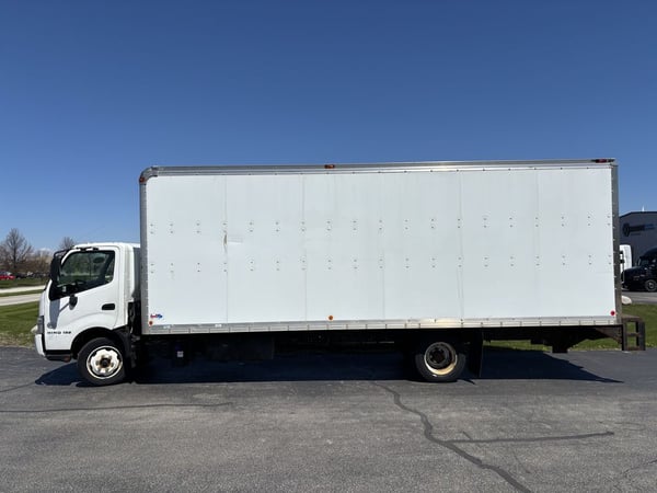Slide images of 2018 HINO 195