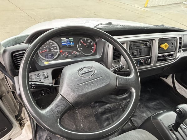 Slide images of 2020 HINO 268A