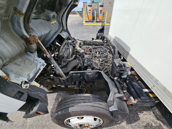 Slide images of 2018 HINO 195