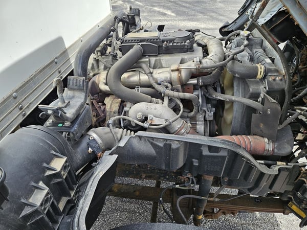 Slide images of 2019 HINO 195