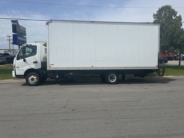 Slide images of 2019 HINO 155