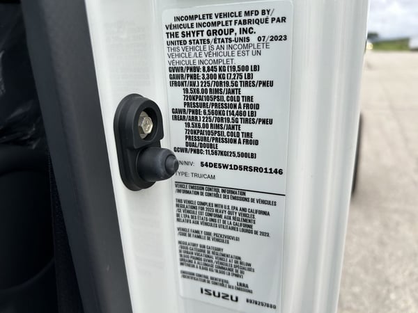 Slide images of 2024 ISUZU NRR GAS