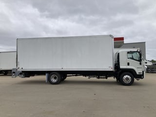 Slide images of 2025 ISUZU FTR