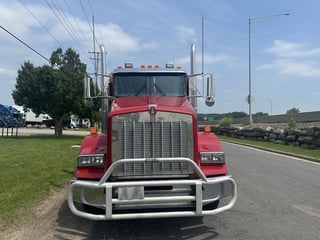 Slide images of 2019 KENWORTH T800