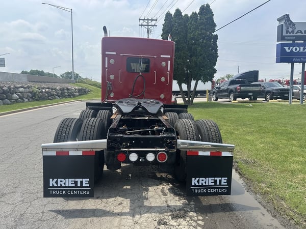 Slide images of 2019 KENWORTH T800