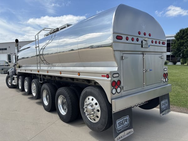 Slide images of 2020 MACK GR64F