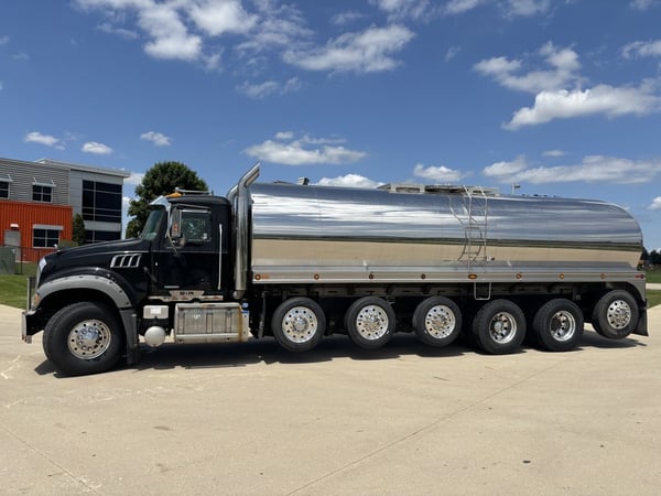 Slide images of 2020 MACK GR64F
