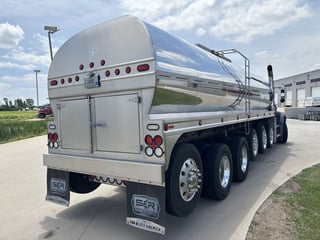Slide images of 2020 MACK GR64F