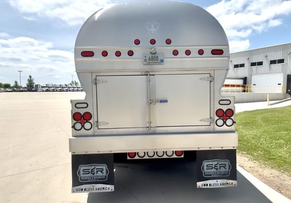 Slide images of 2020 MACK GR64F