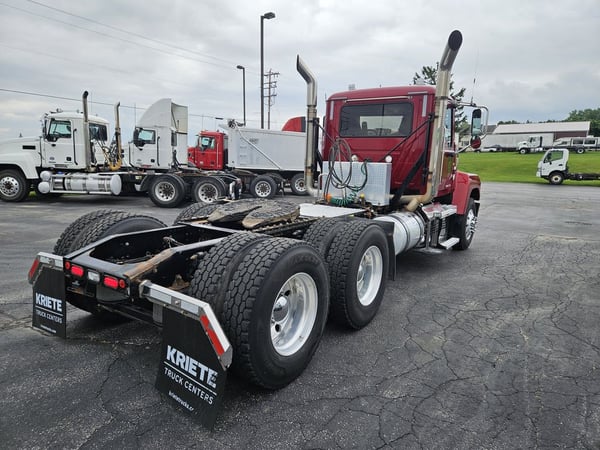 Slide images of 2018 MACK CHU613