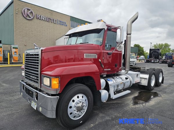 Slide images of 2018 MACK CHU613