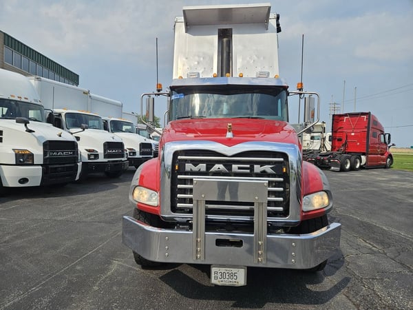 Slide images of 2020 MACK GRANITE
