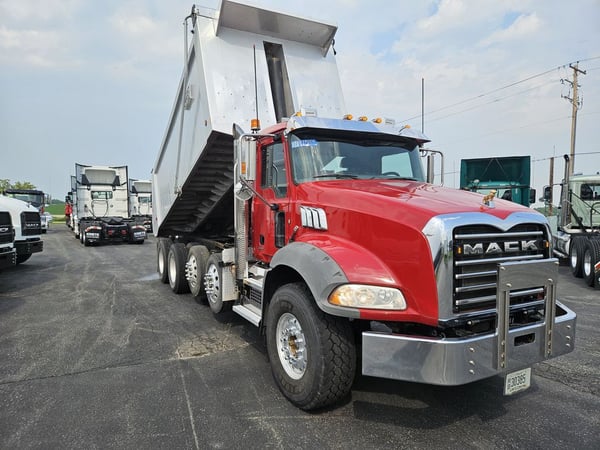 Slide images of 2020 MACK GRANITE