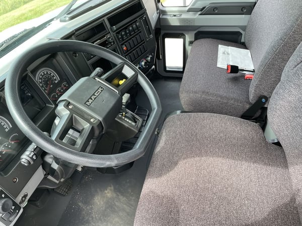 Slide images of 2025 MACK MD642