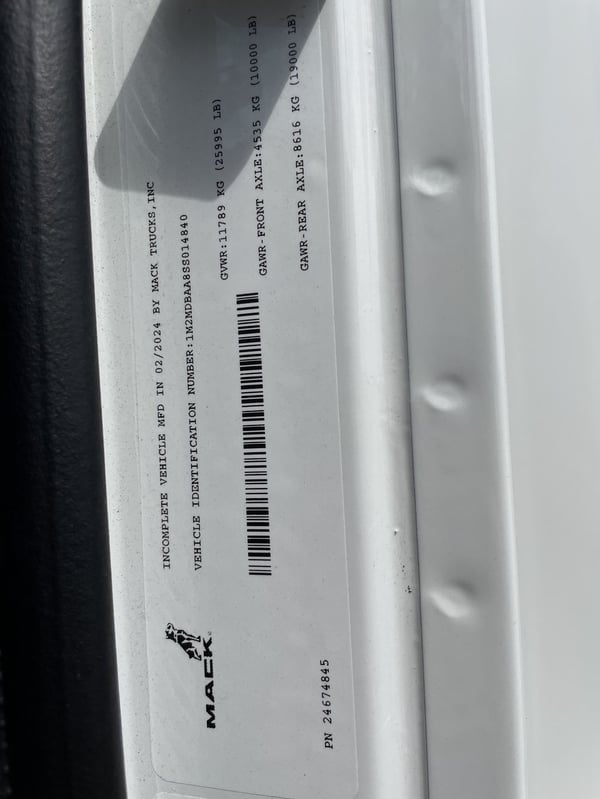 Slide images of 2025 MACK MD642