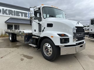 Slide images of 2025 MACK MD642