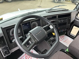 Slide images of 2025 MACK MD642