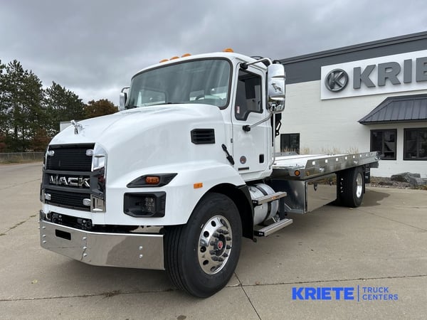 Slide images of 2025 MACK MD642