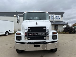 Slide images of 2025 MACK MD642