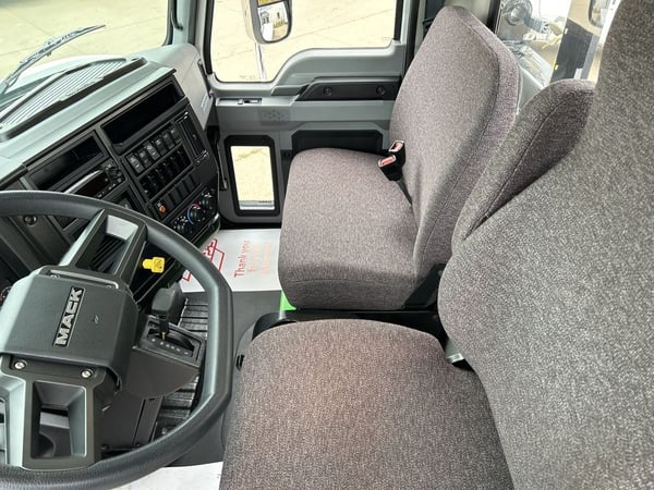 Slide images of 2025 MACK MD642