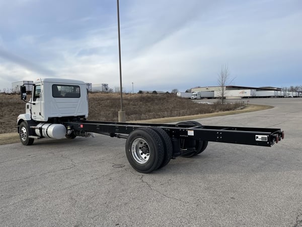Slide images of 2025 MACK MD642