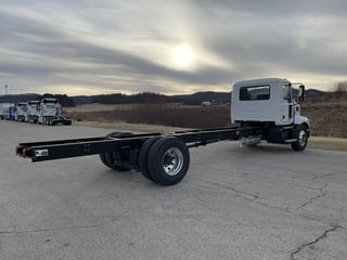 Slide images of 2025 MACK MD642