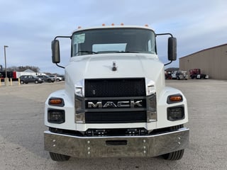 Slide images of 2025 MACK MD642