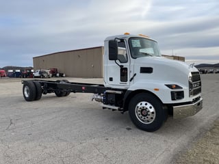 Slide images of 2025 MACK MD642