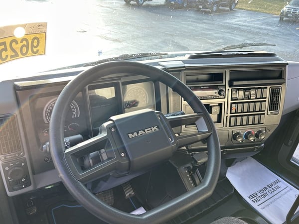 Slide images of 2025 MACK MD642