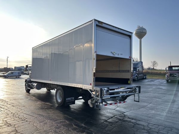 Slide images of 2025 MACK MD642