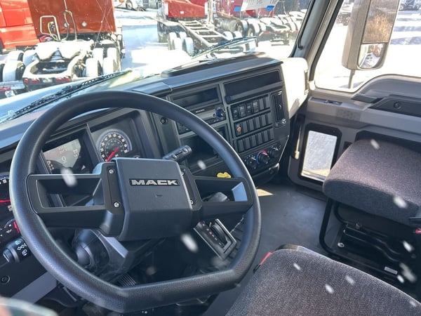 Slide images of 2025 MACK MD642