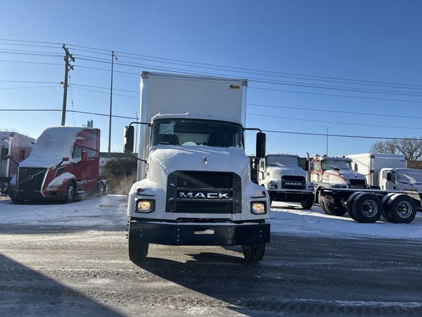 Slide images of 2025 MACK MD642