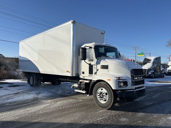 Slide images of 2025 MACK MD642