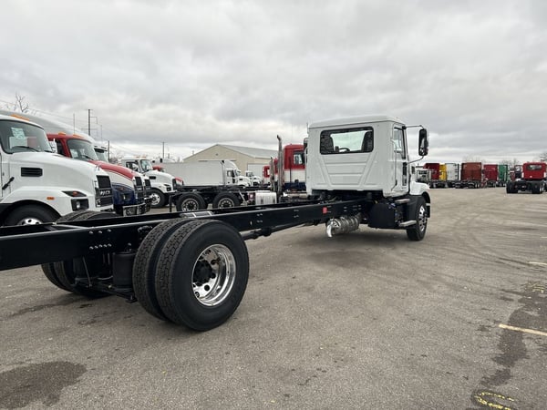 Slide images of 2025 MACK MD642 