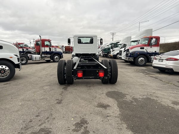 Slide images of 2025 MACK MD642 