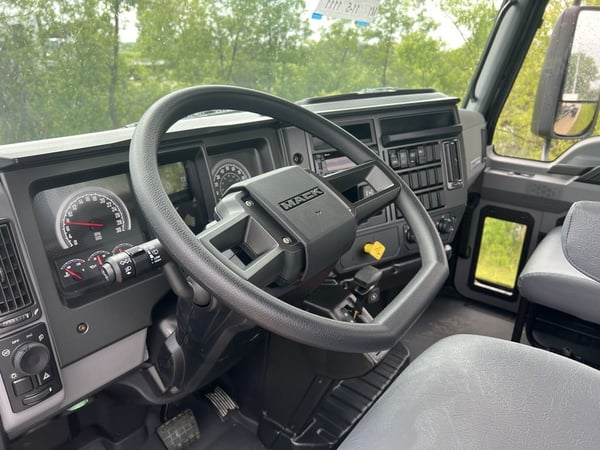 Slide images of 2025 MACK MD742