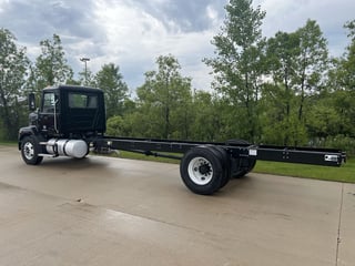 Slide images of 2025 MACK MD742