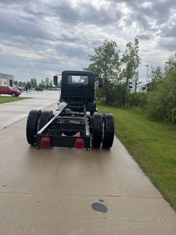 Slide images of 2025 MACK MD742