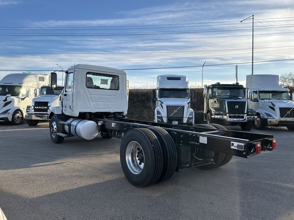 Slide images of 2025 MACK MD742