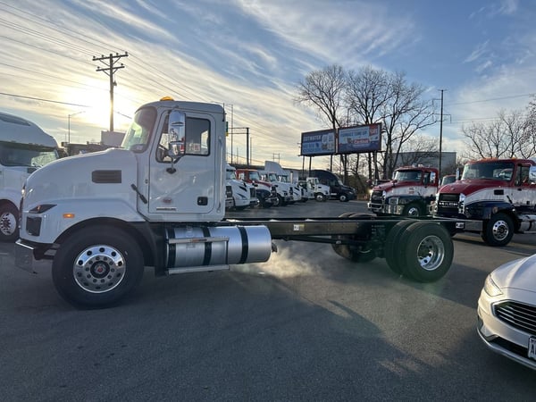 Slide images of 2025 MACK MD742
