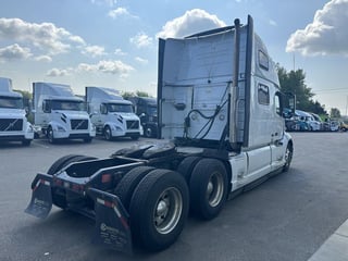 Slide images of Tandem Axle Sleeper Cab Rentals 