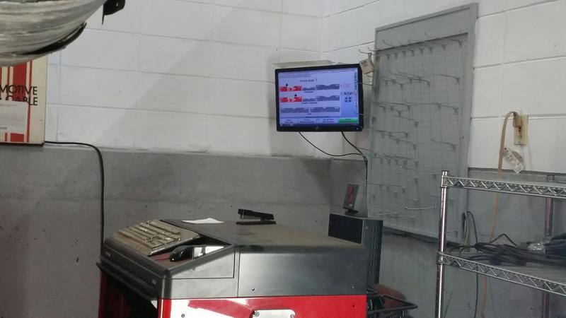 Hunter Wheel Alignment Rack: Kriete Truck Center - Sheboygan CAROUSEL IMAGE4
