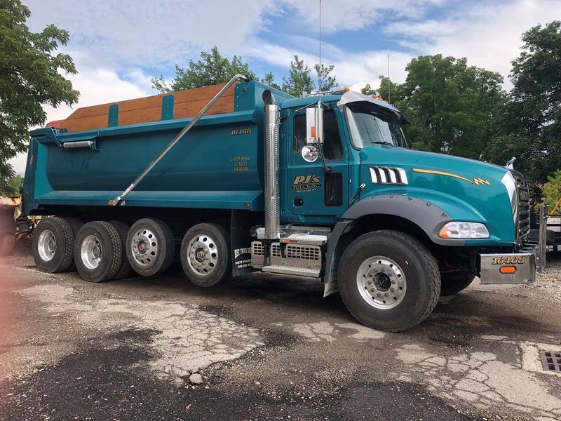 Mack Granite Dump Truck crousel image 2